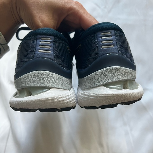 ASICS gel kayano 28 - Picture 2 of 9